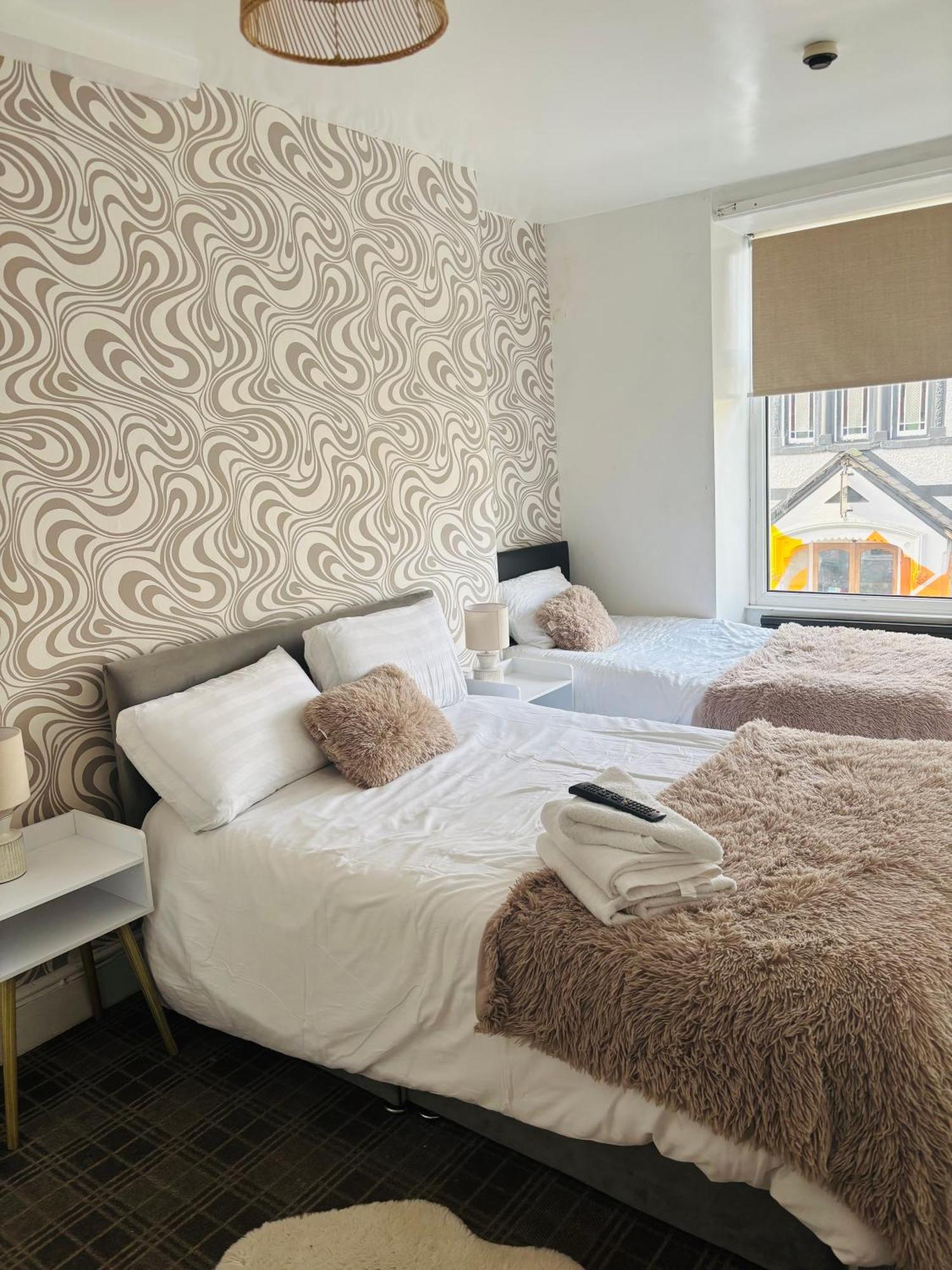 Double or Twin Room with Shower