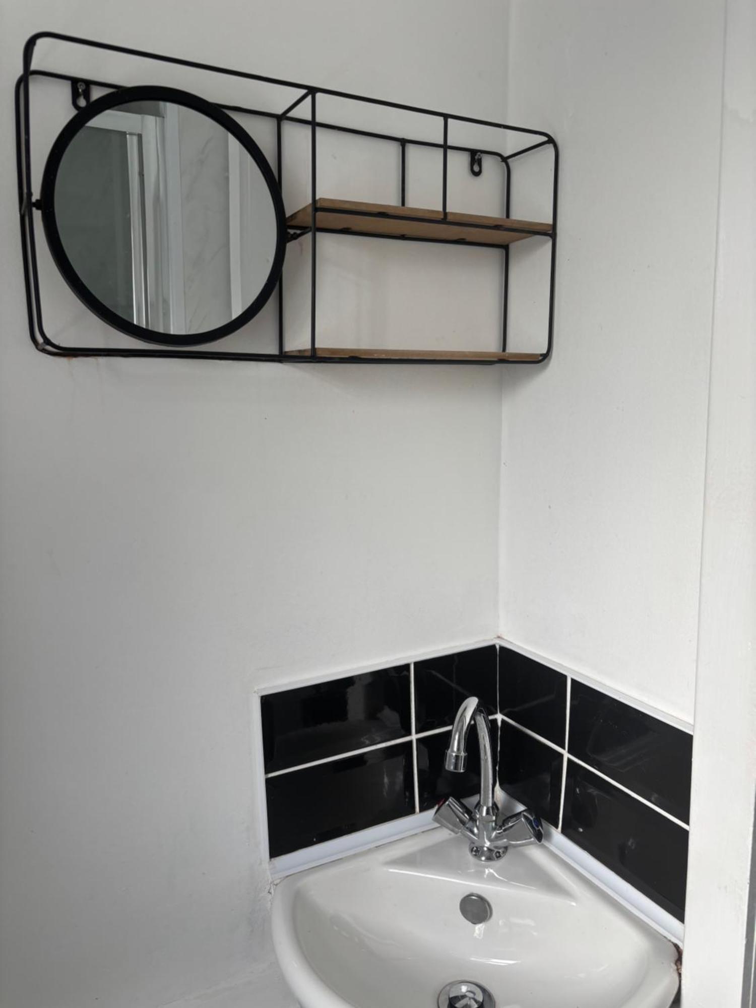 Double Room with En Suite Bathroom
